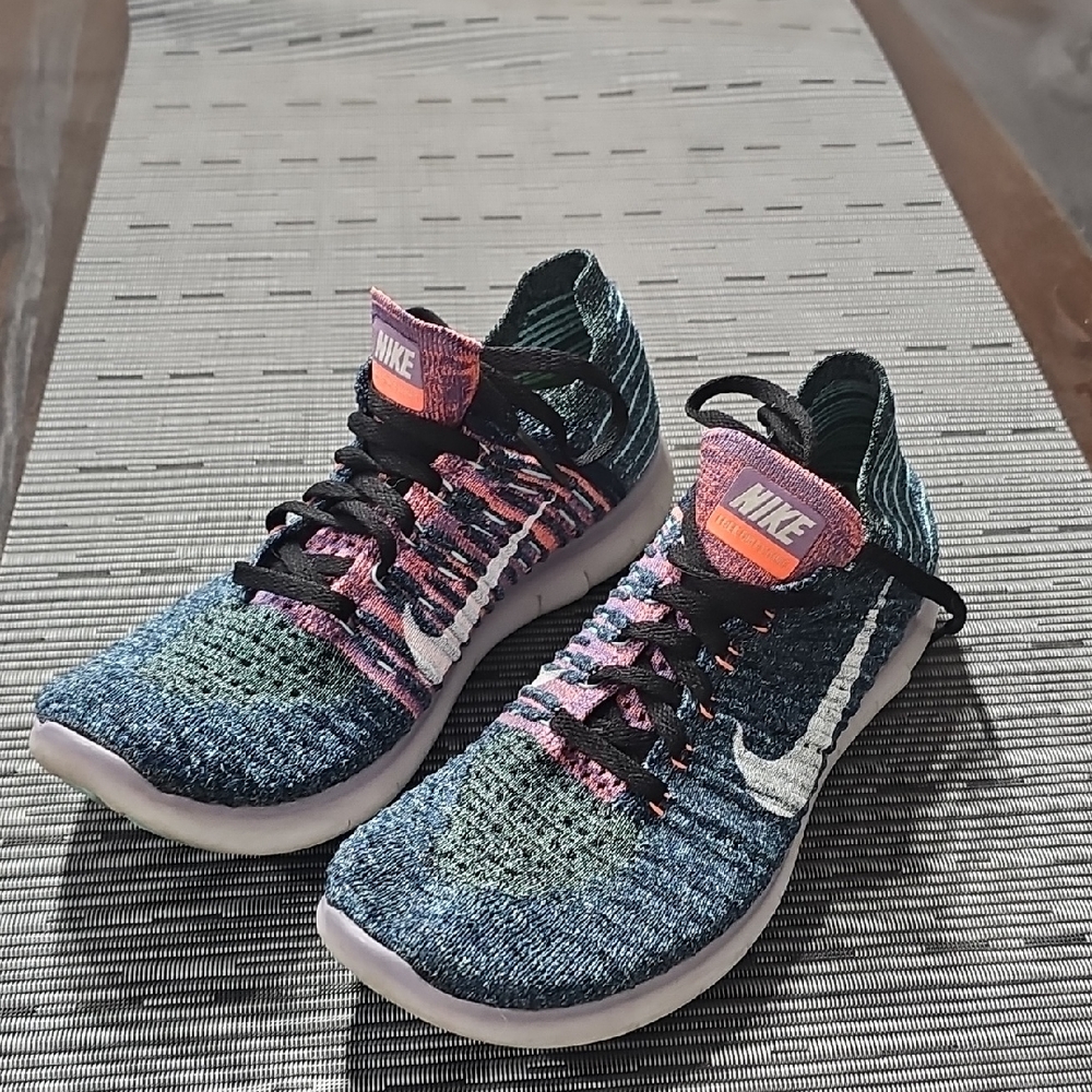 Nike Women's Multicolor Running Shoes